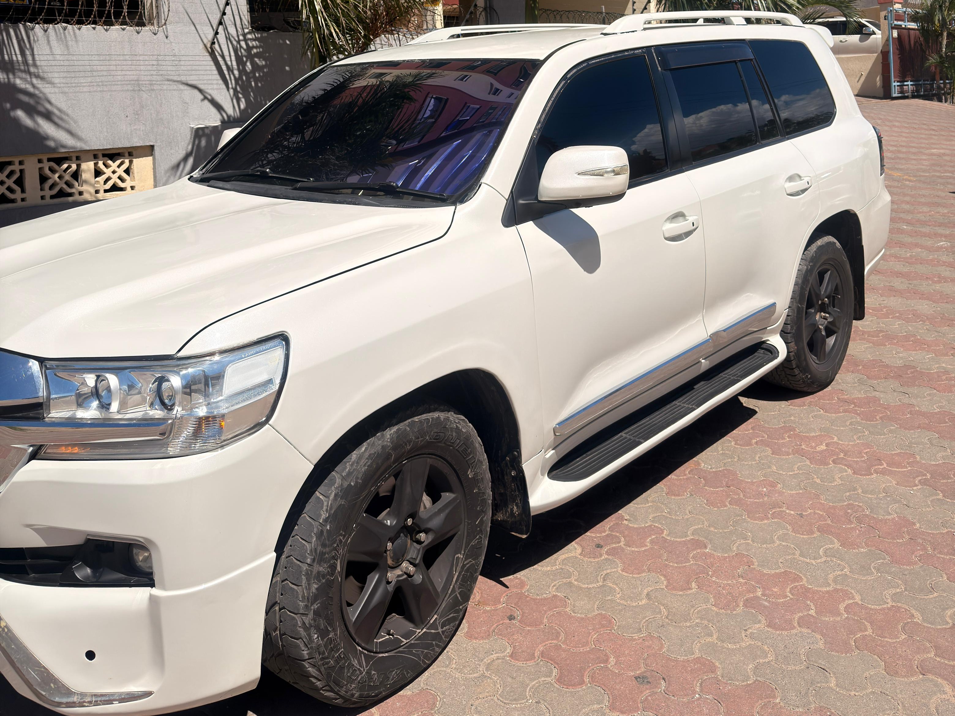 Toyota Land Cruiser V8